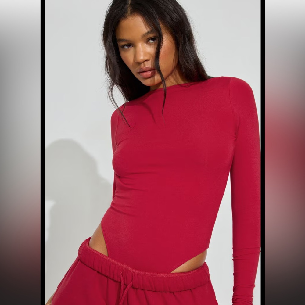 Garage Smooth Cross Back Bodysuit Jester Red Size Small NWT - Picture 3 of 6